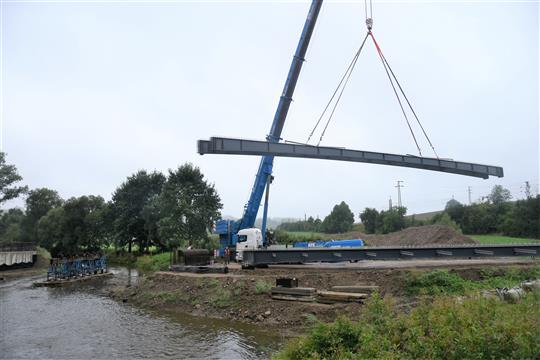 Stavba mostu přes řeku Sázavu 29. 8. 2023